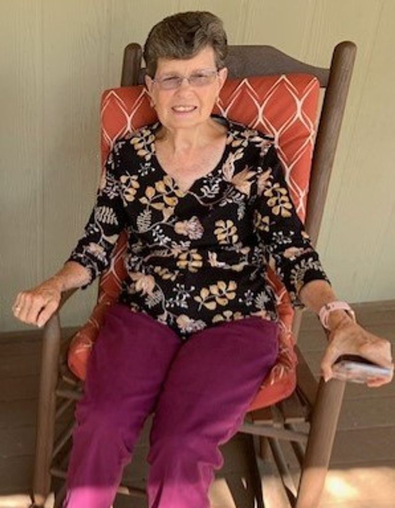Nancy Lovera (Machen)  Strickland
