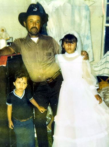Adolfo Quintanilla photo gallery thumbnail 16 of 80