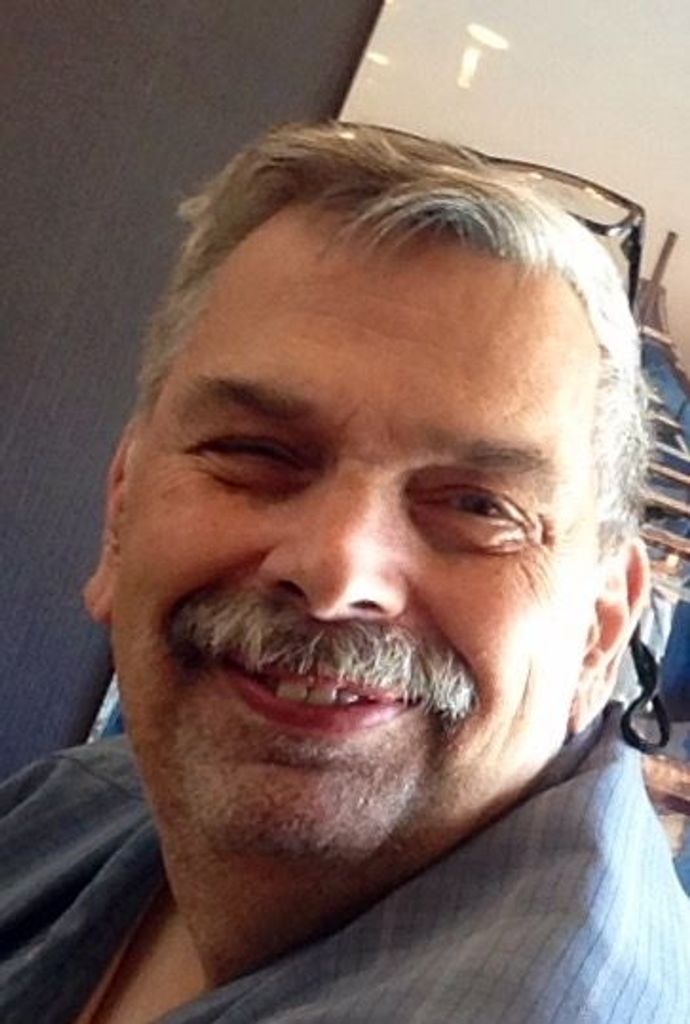 Edward Leon Holcomb Profile Photo