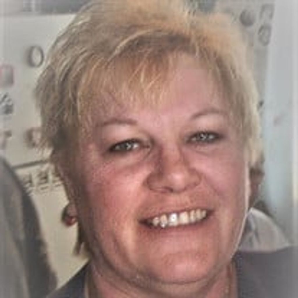 Carolyn Jo Bach