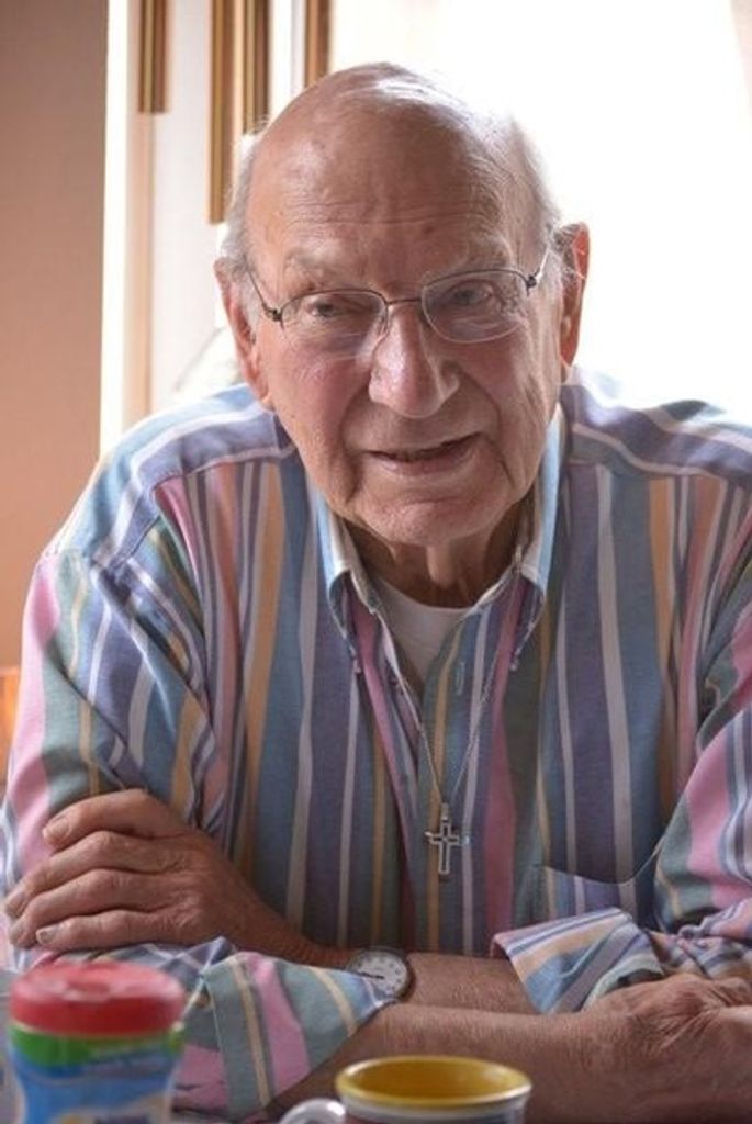 Lawrence Wolter 'Larry' Becker