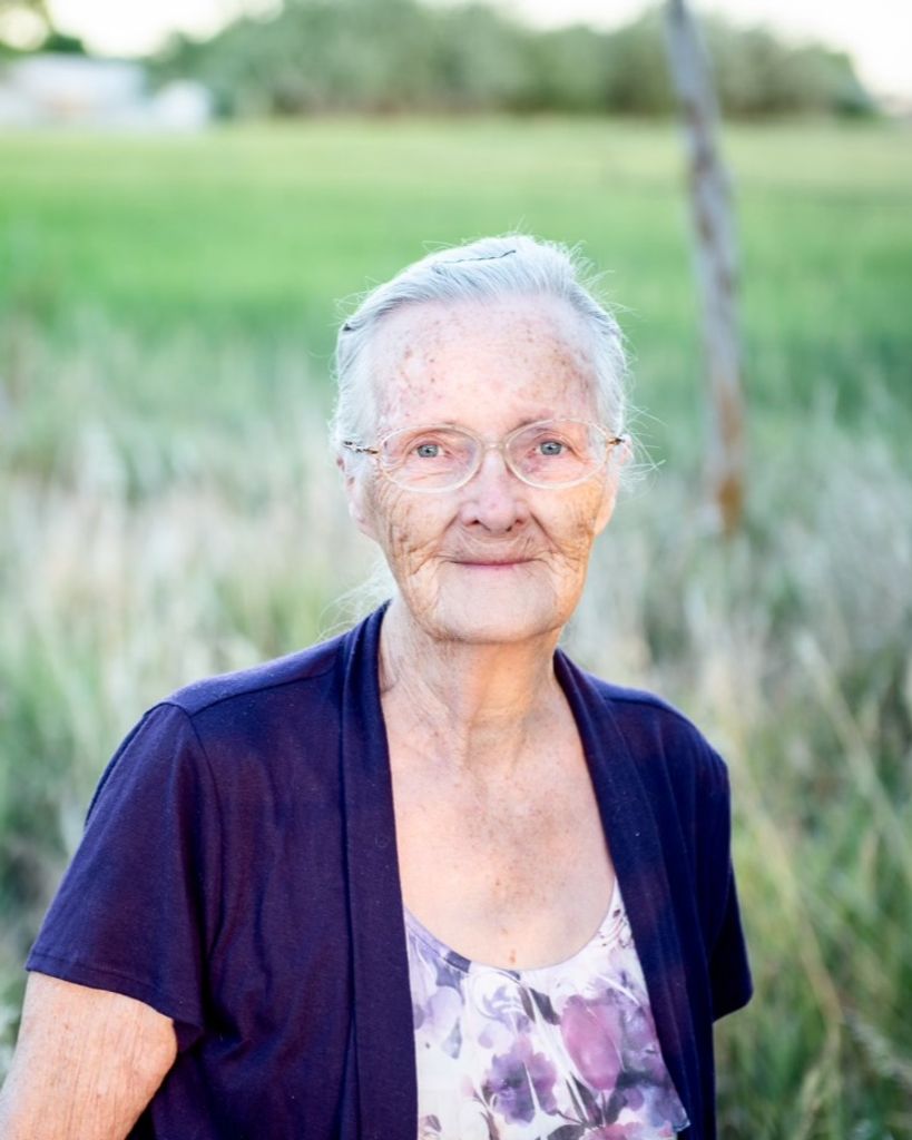 Claudia J McLaren