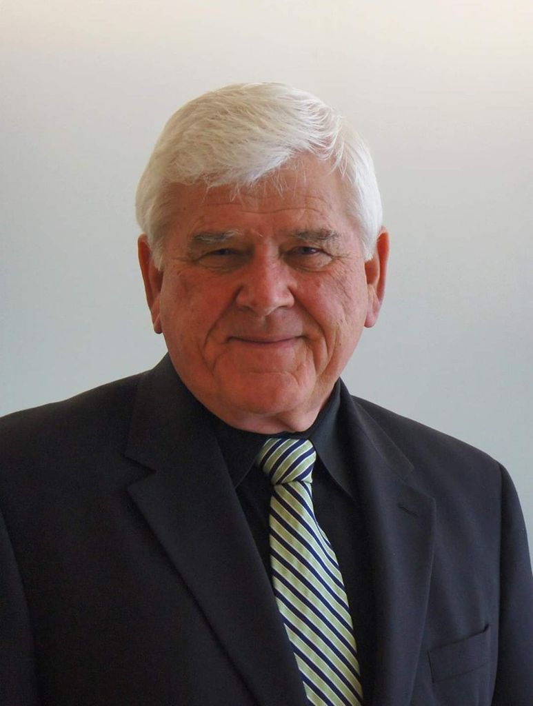 William "Bill" Apple Jr.