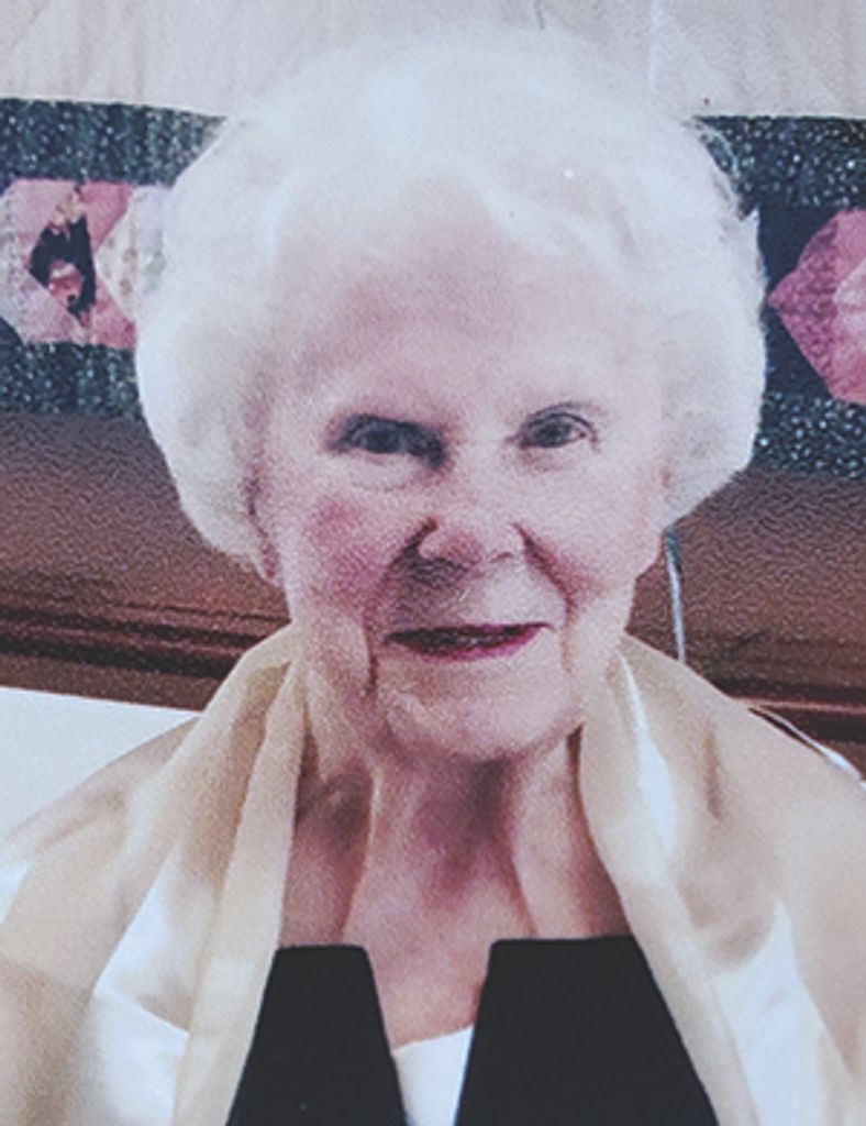Clara Stephanie Lewicki Profile Photo