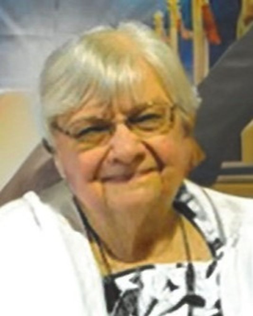 Gloria Holt Profile Photo