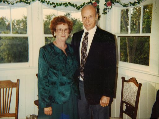 Linda Jewell (Deal)  Crosby photo gallery thumbnail 129 of 246