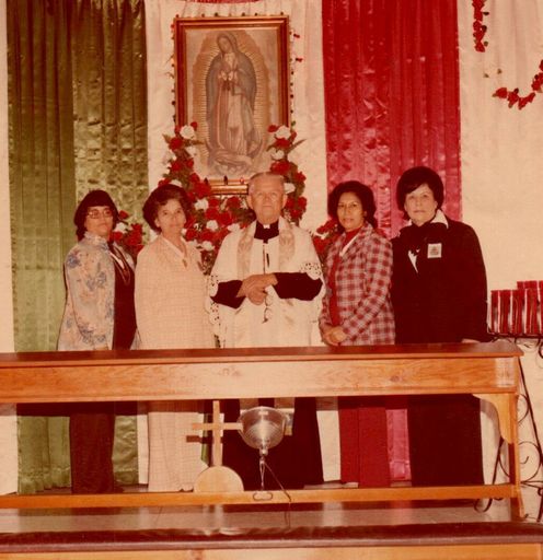 Isabel O. Gonzalez photo gallery thumbnail 6 of 49