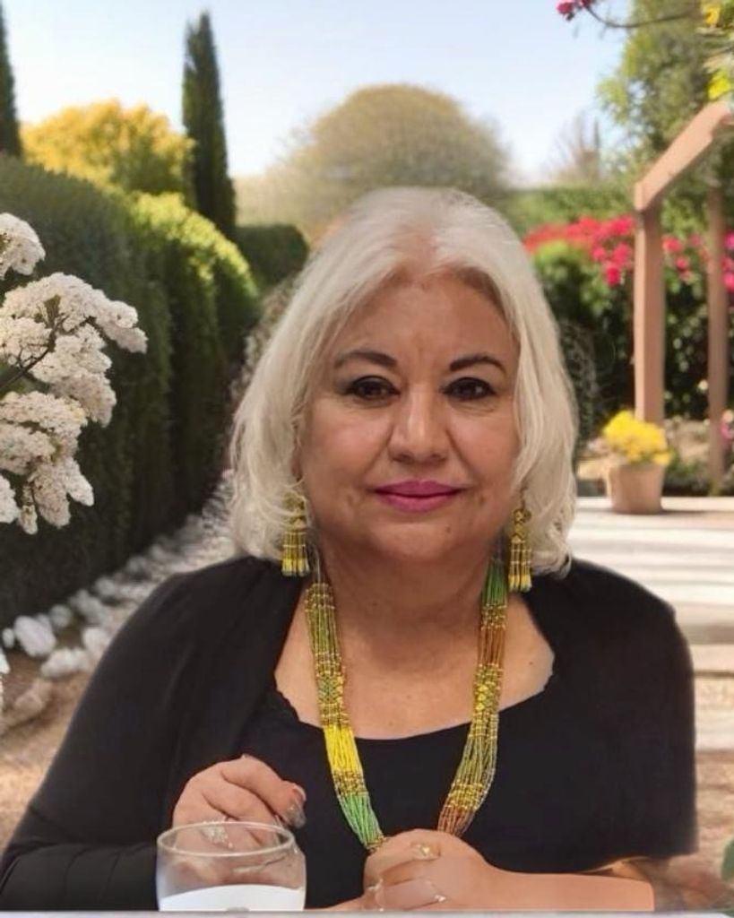 Lucy Vinton Saldaña
