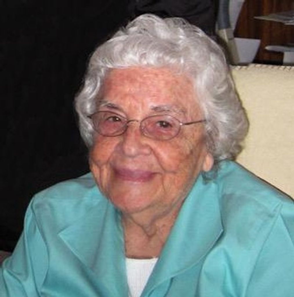 Elizabeth Louise Revitte Profile Photo
