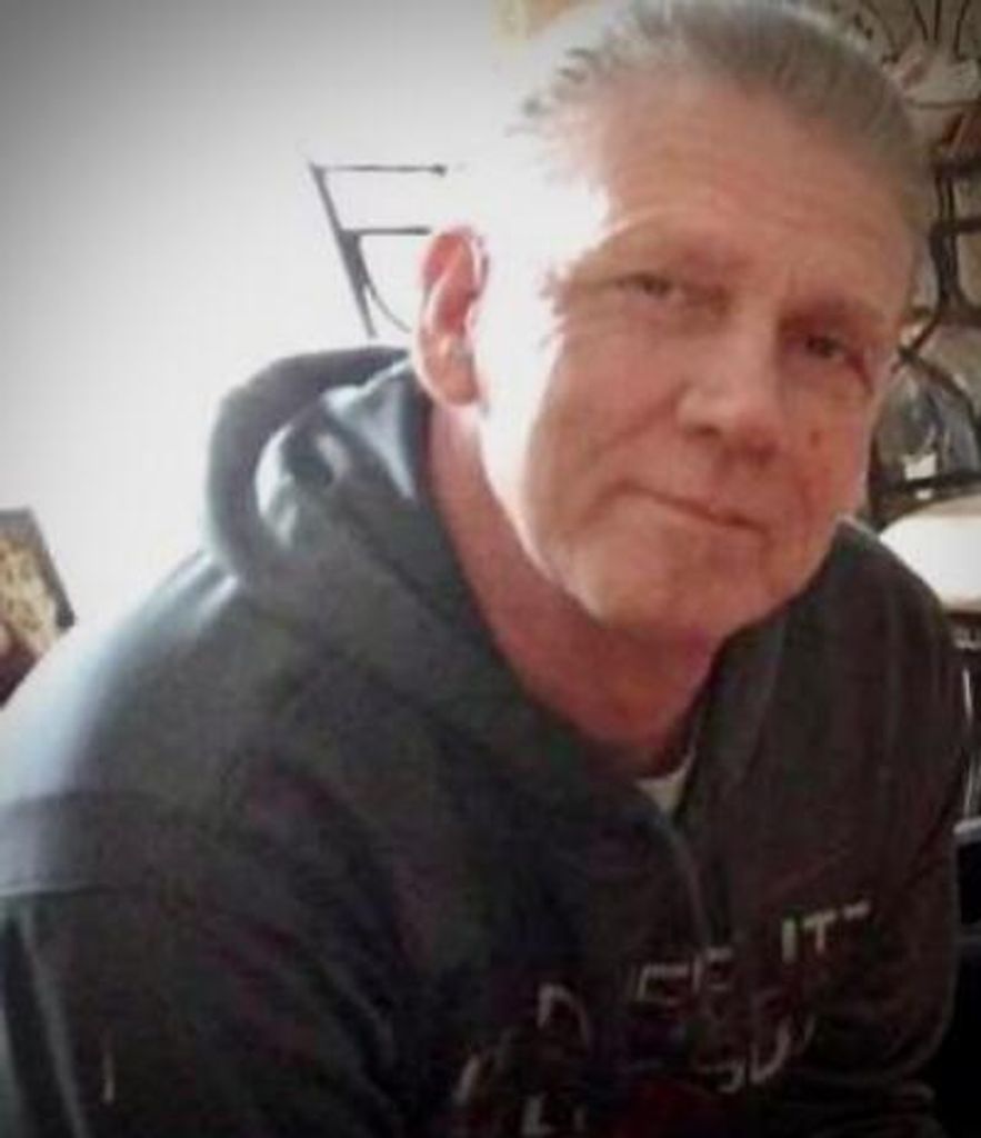 Robert Eugene Smith Profile Photo