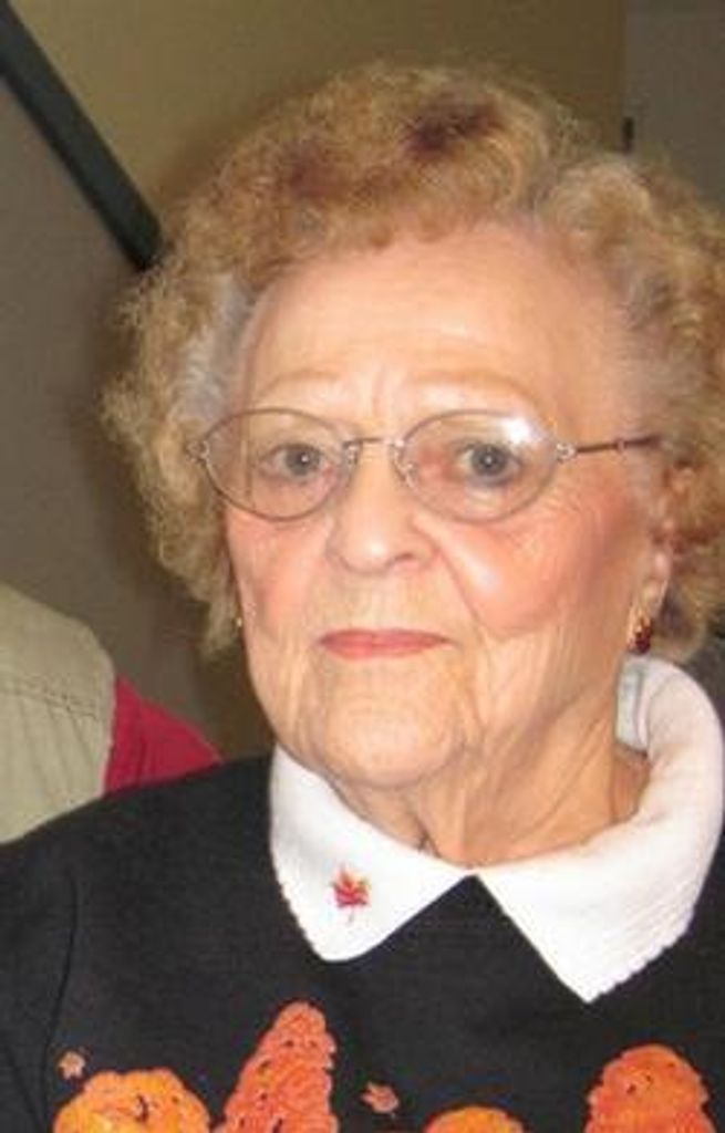 Elsie M Carhoff