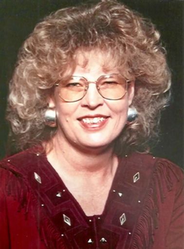 Linda Hendricks photo gallery thumbnail 1 of 1