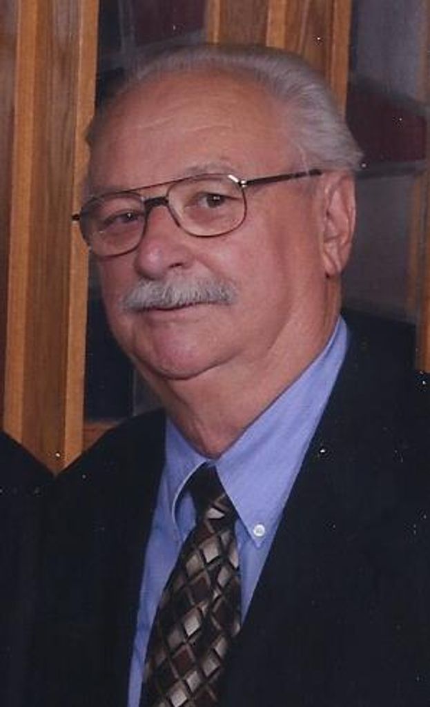 Julian Poniatowski Profile Photo