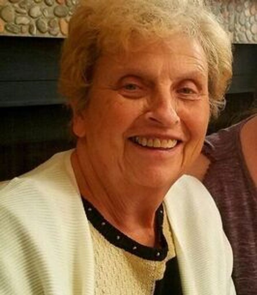 Julie Valloni Profile Photo