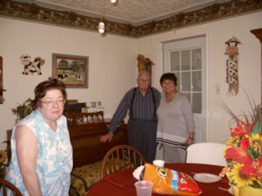 Carolyn Sue Barrow photo gallery thumbnail 2 of 41