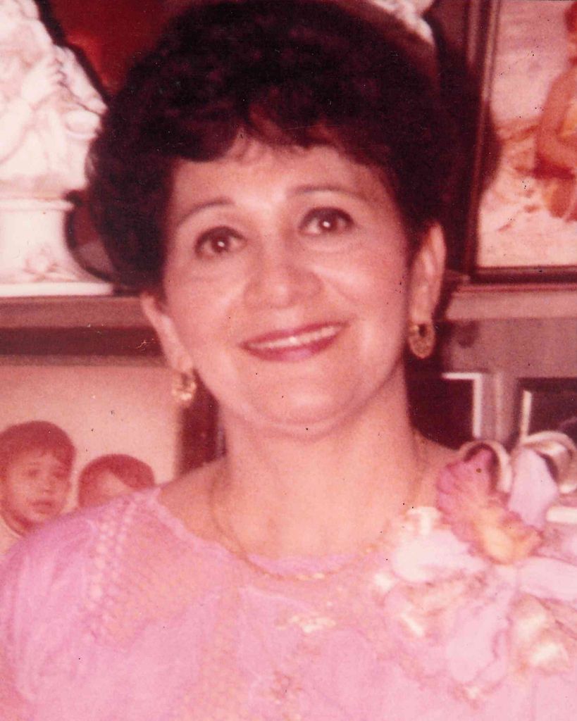 Stella H Medellin