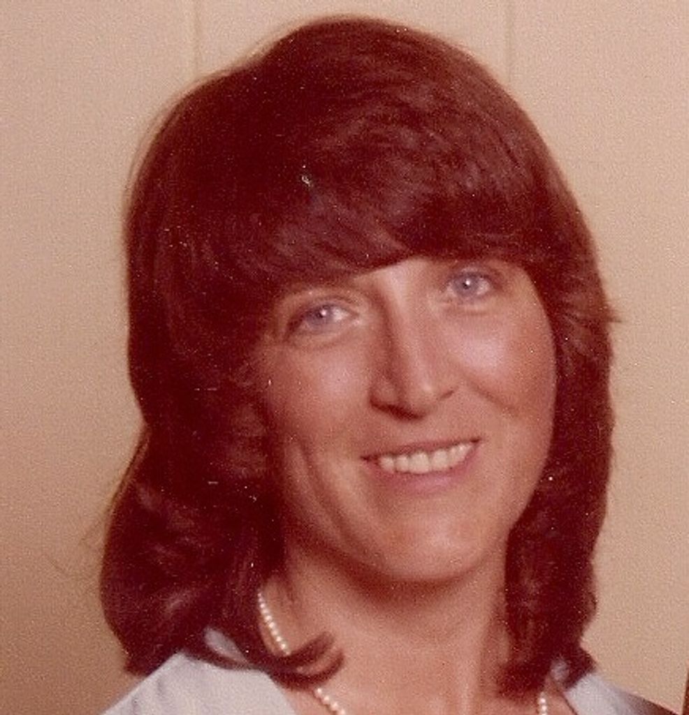 Angie Hinson Profile Photo