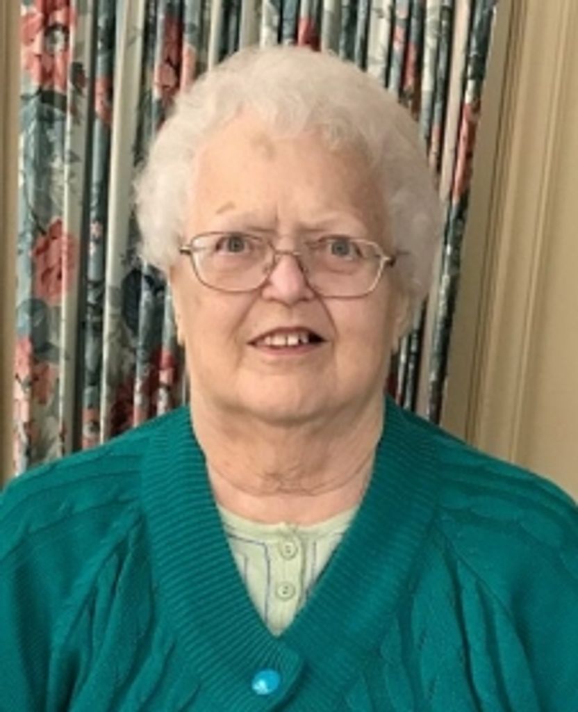 Lucile  "Cile" Calvert