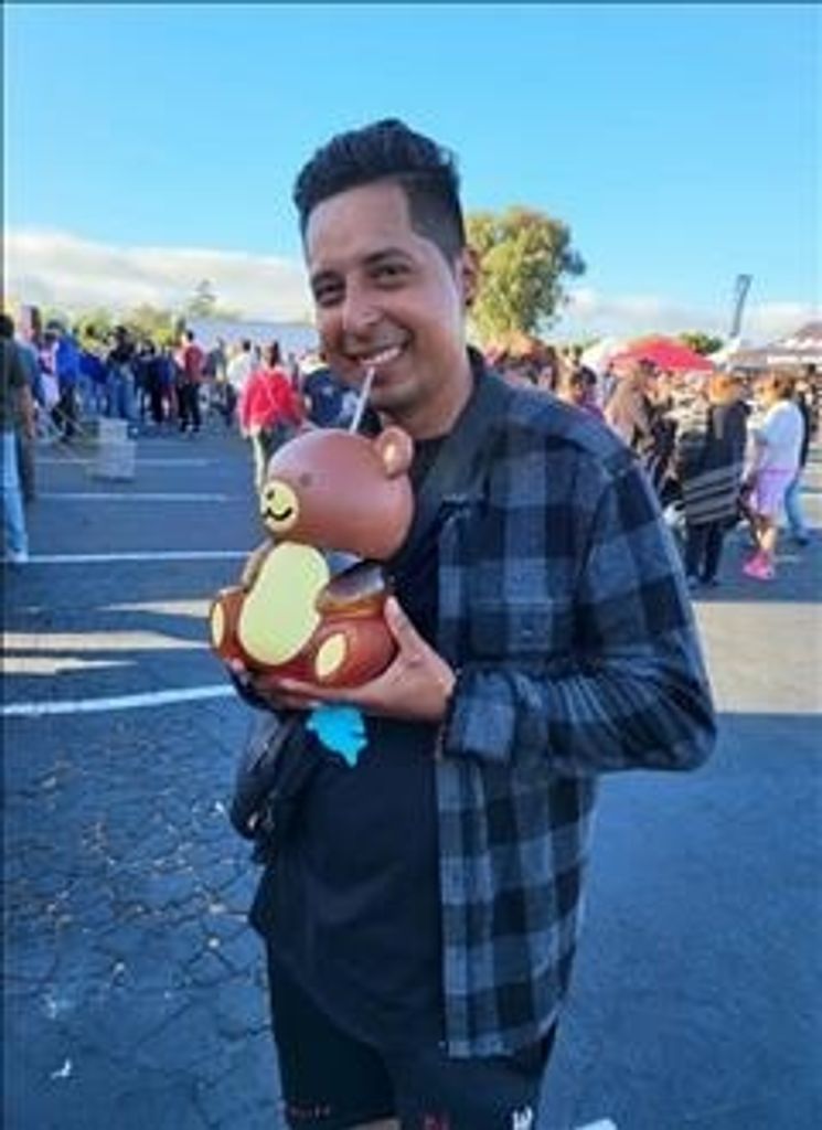 Daniel Castillo Flores Jr. Profile Photo