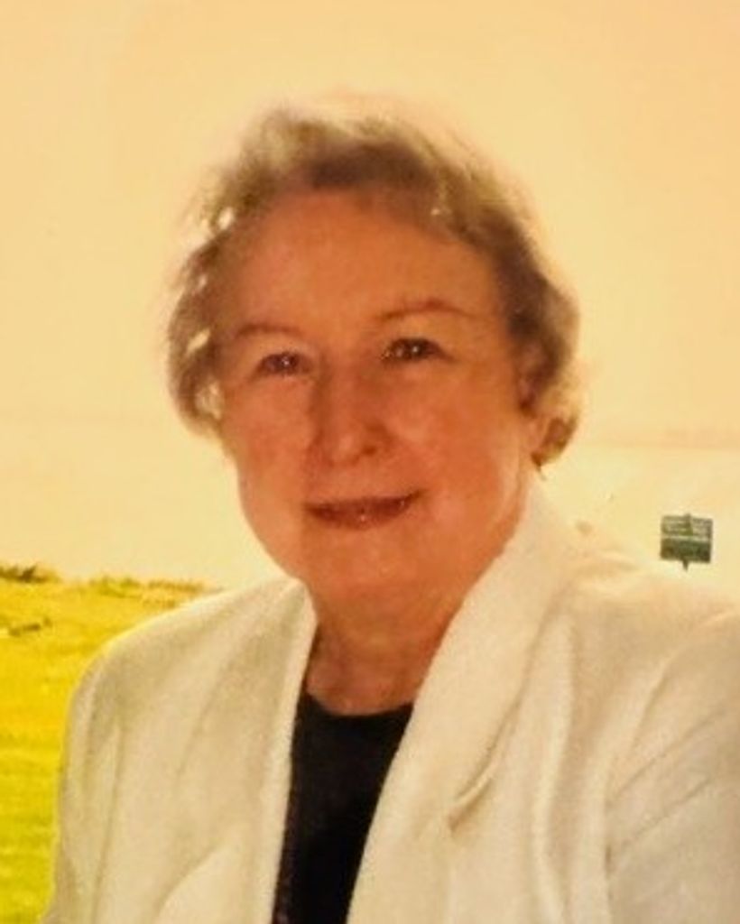 Mary Evelyn Lee