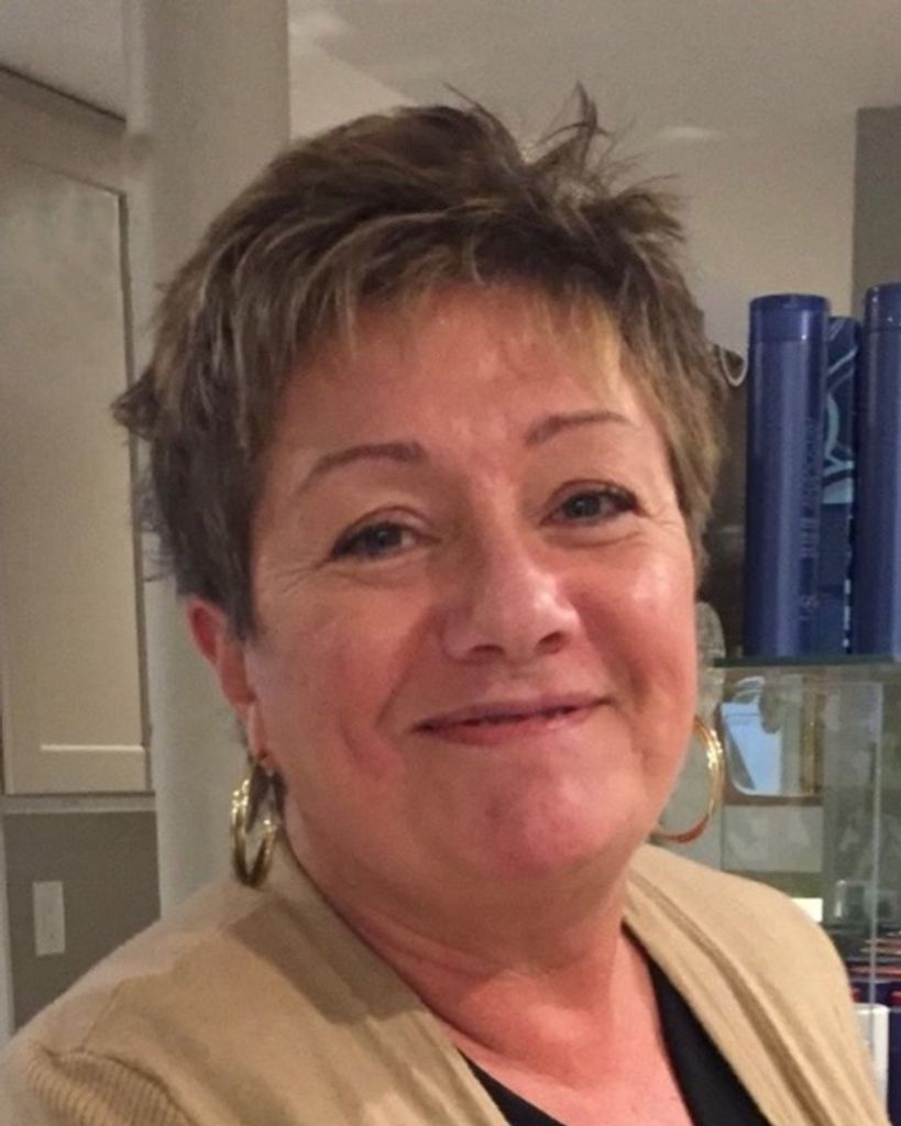 Carol Hills Profile Photo