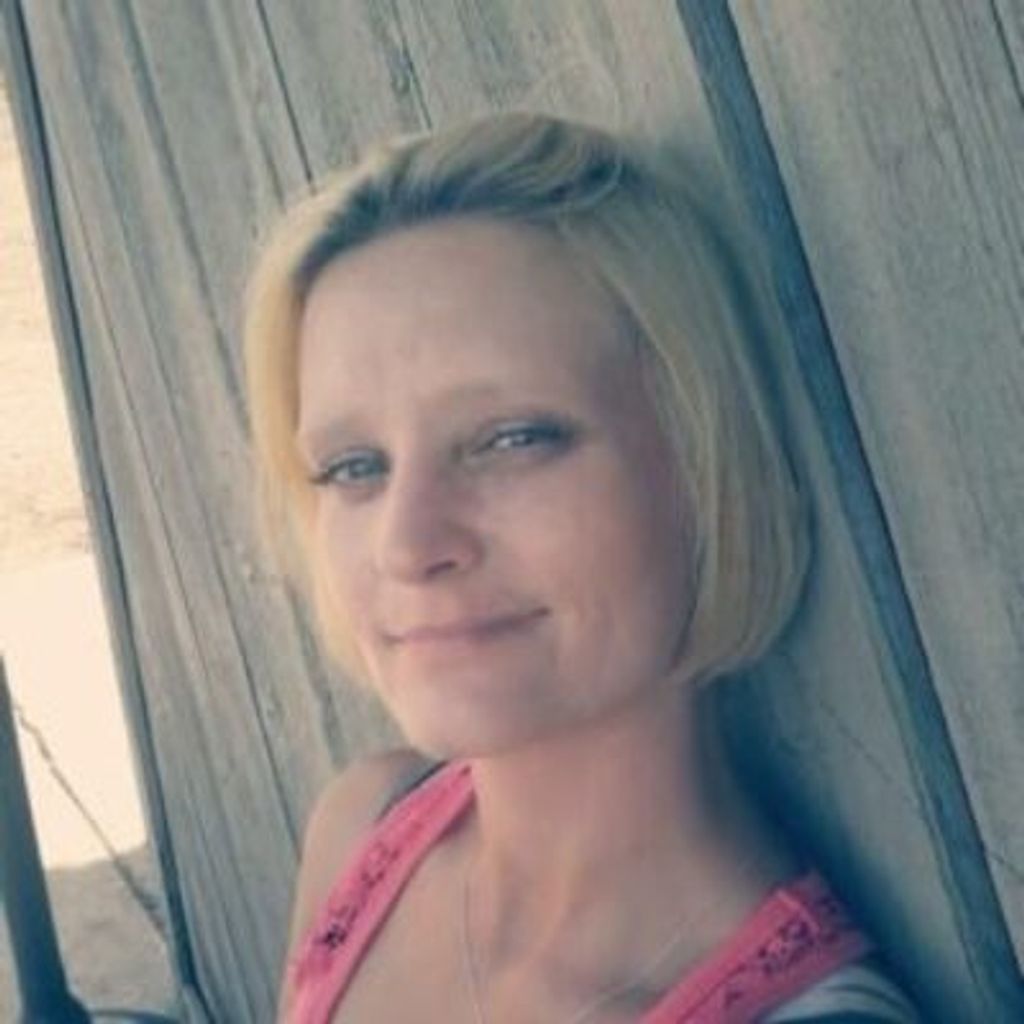 Tina Larson Profile Photo