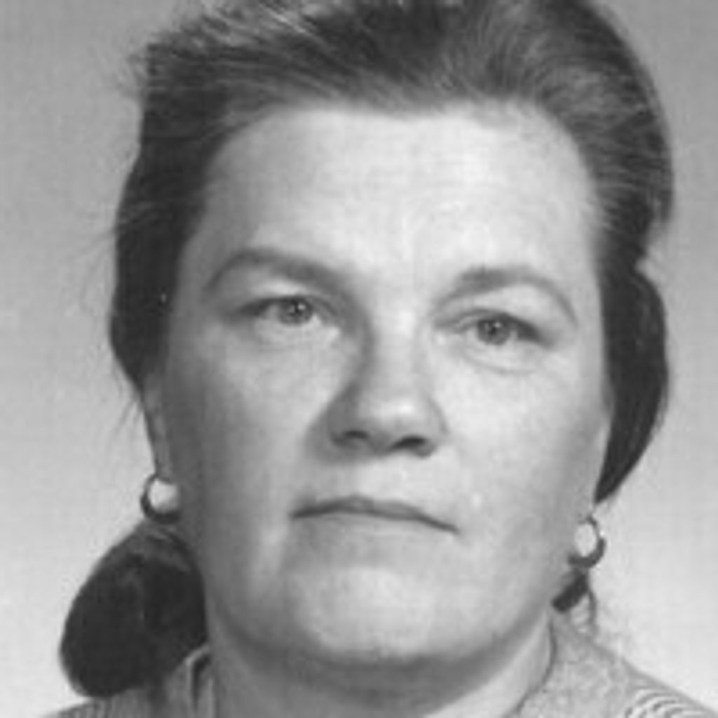 Josephine M Pierzynski