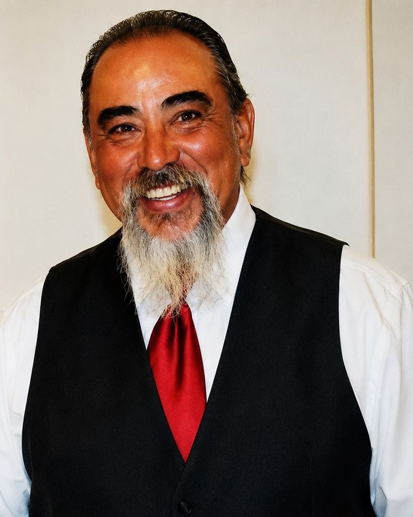 Carlos R. Herrera Profile Photo