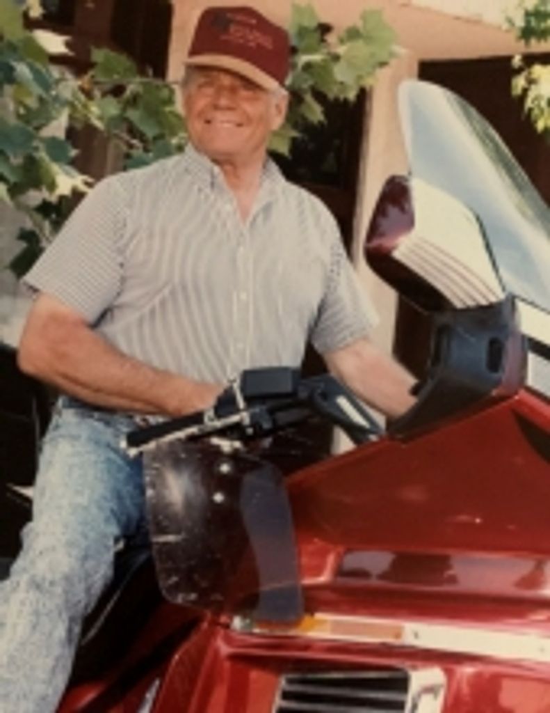 Leland Merle Erickson Profile Photo