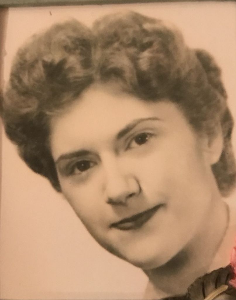 Mary Lou (Breidenbach)  Apicella