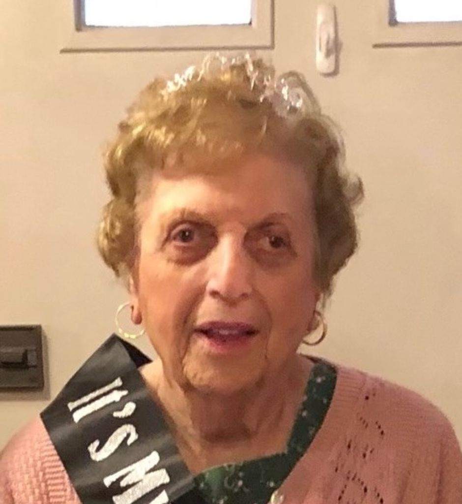Florina "Flo" Creaturo