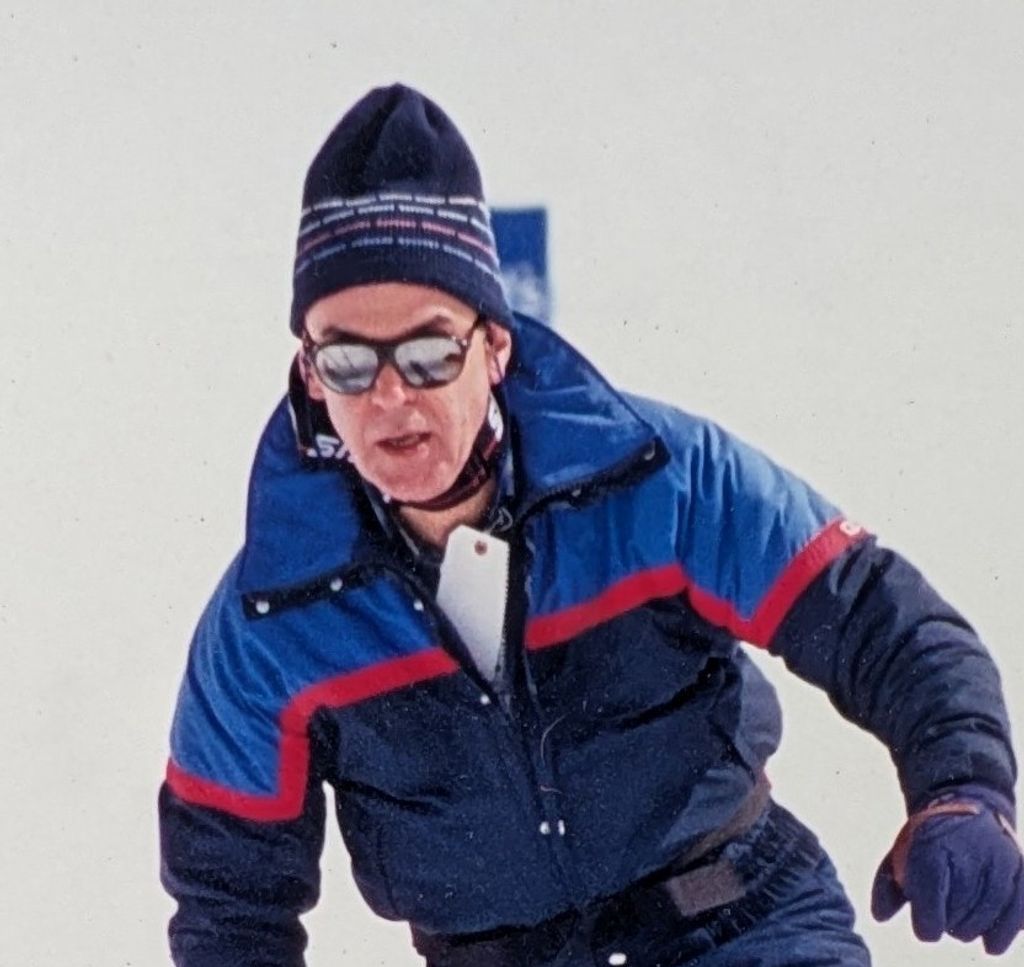 George J. Leacacos Profile Photo