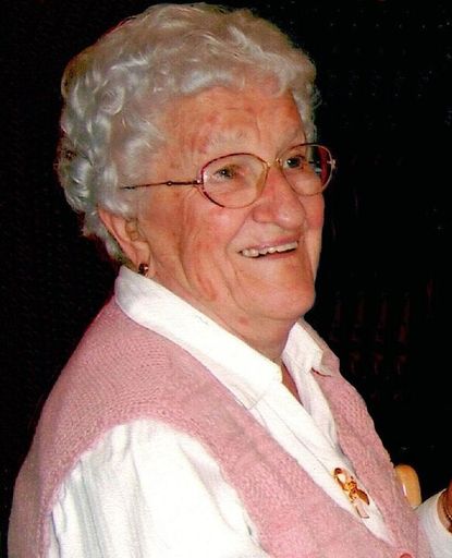 Virginia Gordon photo gallery thumbnail 2 of 33