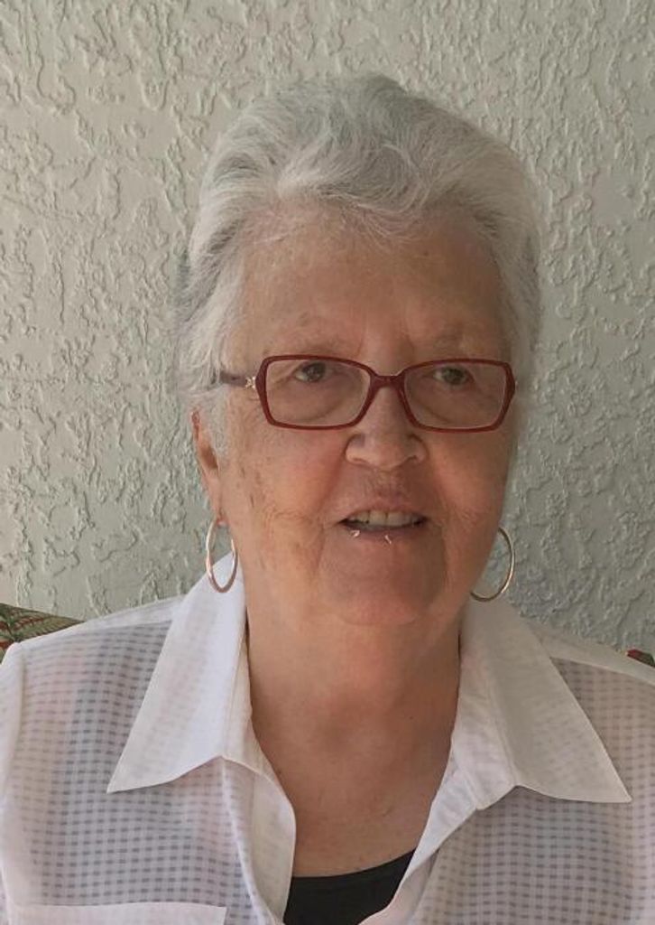 Elaine (Carreiro)  Clark