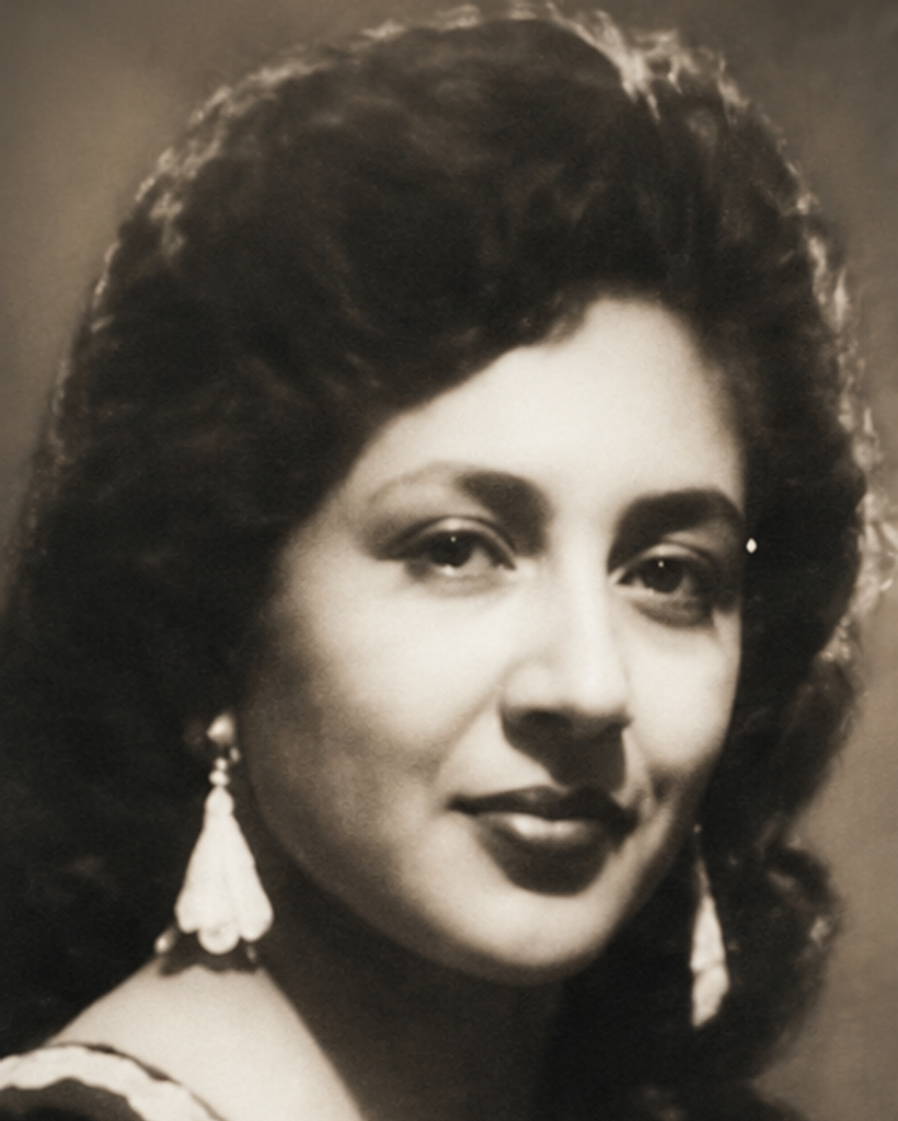 Lucia L. Gomez