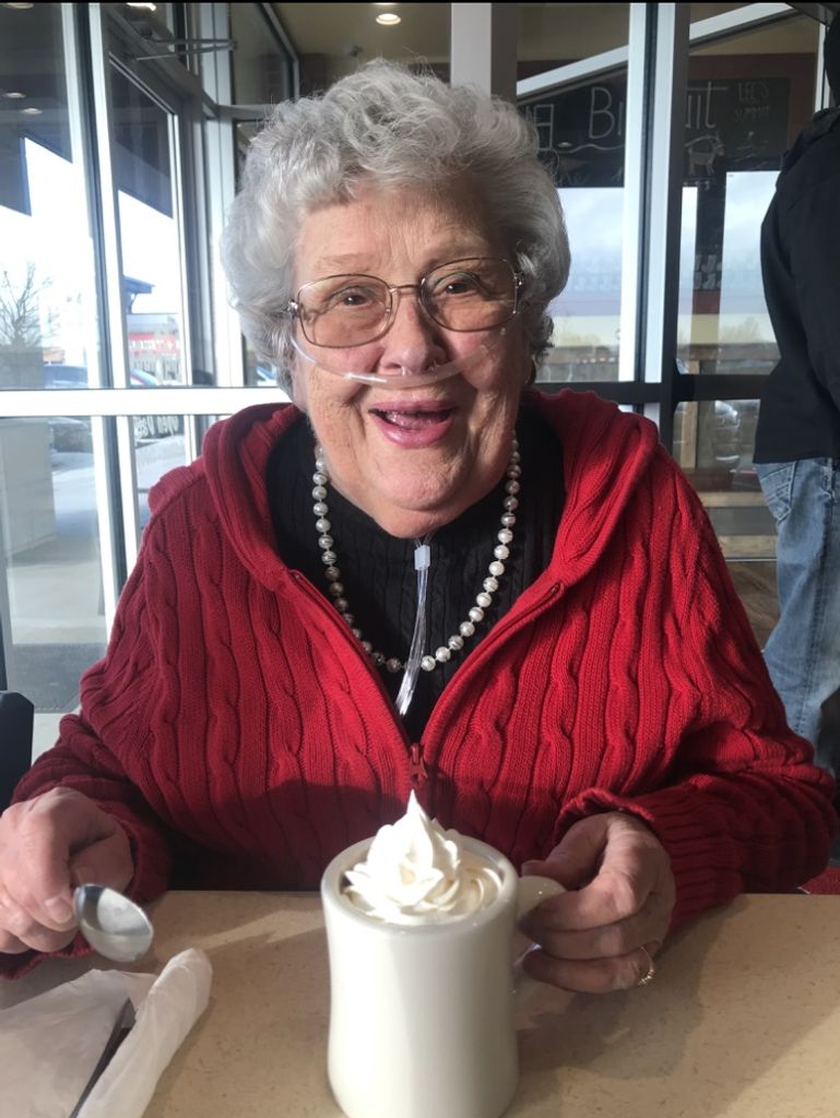 Juanita Fay Benezette