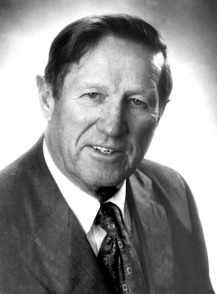 Hon. Maurice Howe Richardson, Iii Profile Photo