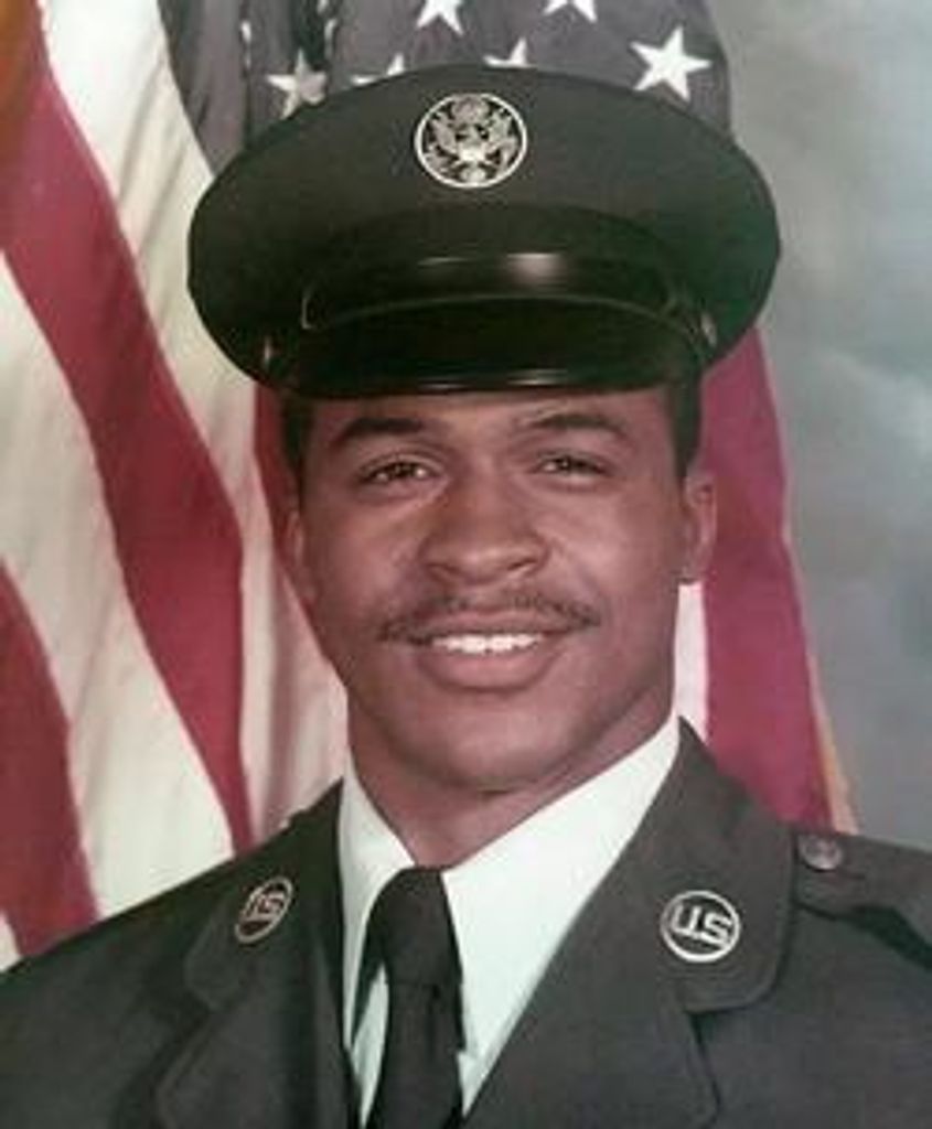 Lawrence "Larry" Tyler Curry Profile Photo