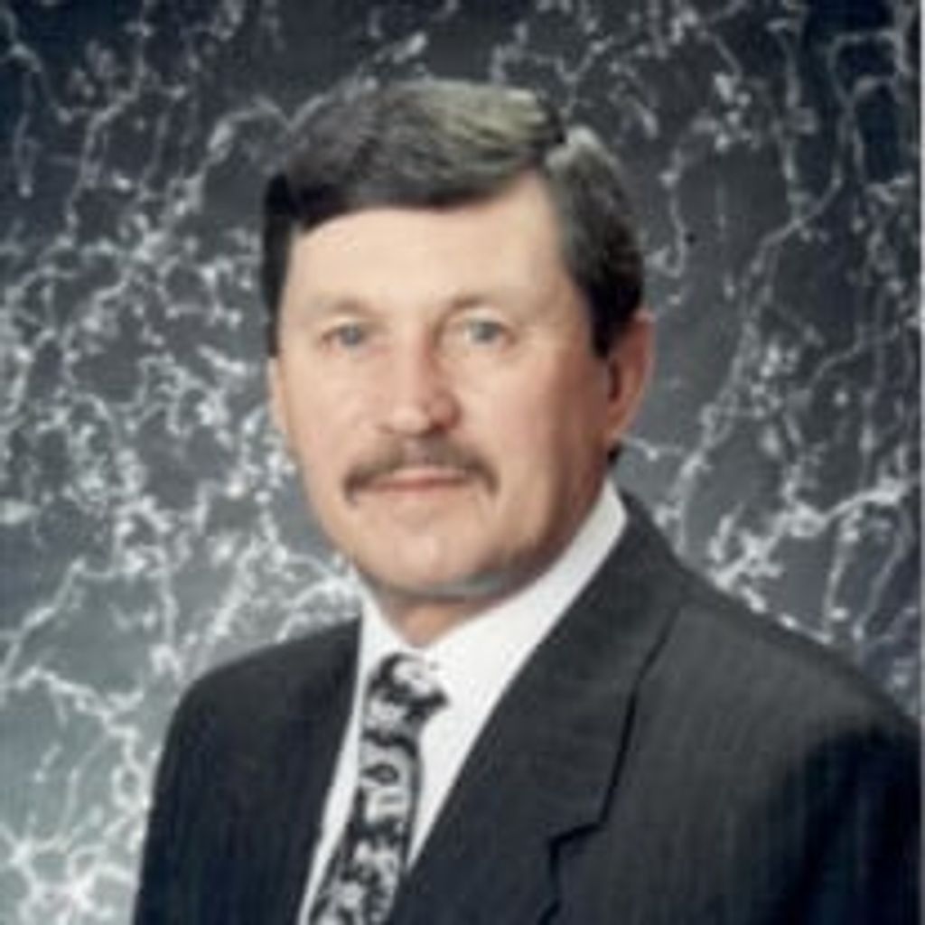 Clyde Lewis Smith Profile Photo
