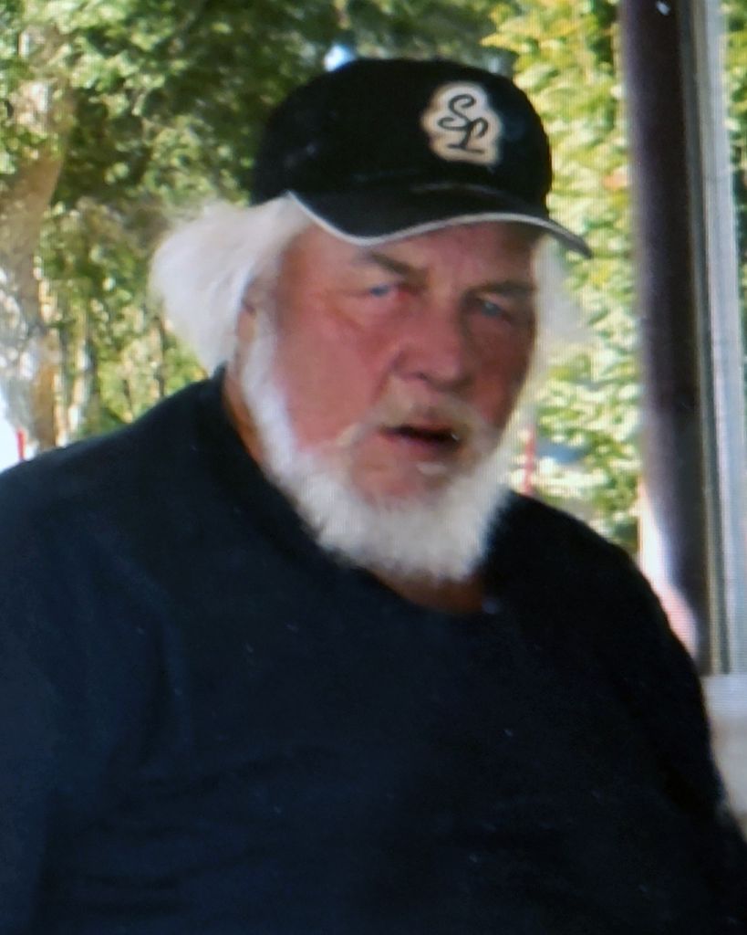 Darwin Fox Profile Photo