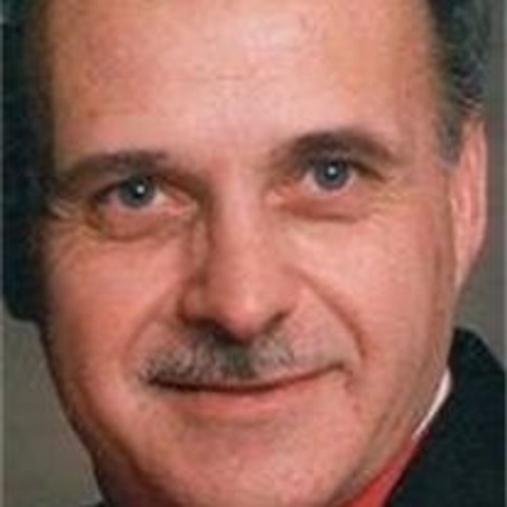 Raymond L "Ray" Hicks