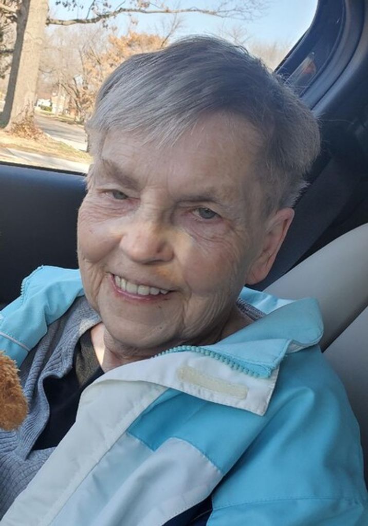 Connie (Mackenzie) Silva Profile Photo