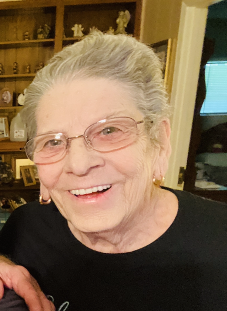 Linda Lou Guenette