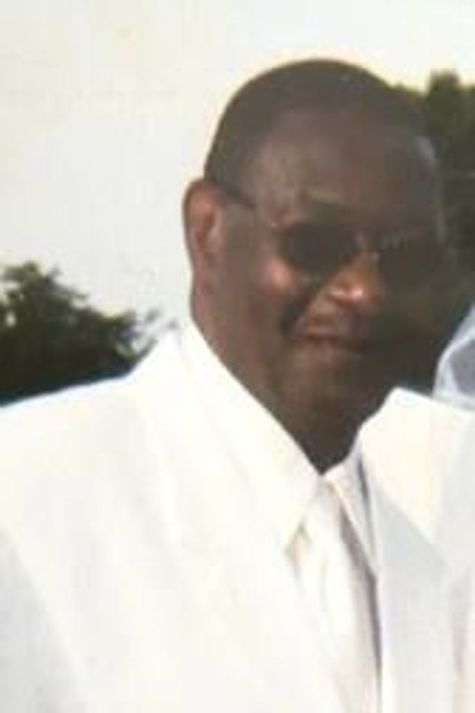 Robert Lewis Jr. Profile Photo