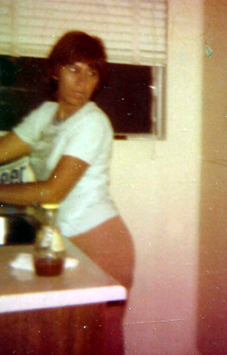 Yolanda C. Gonzalez photo gallery thumbnail 19 of 357