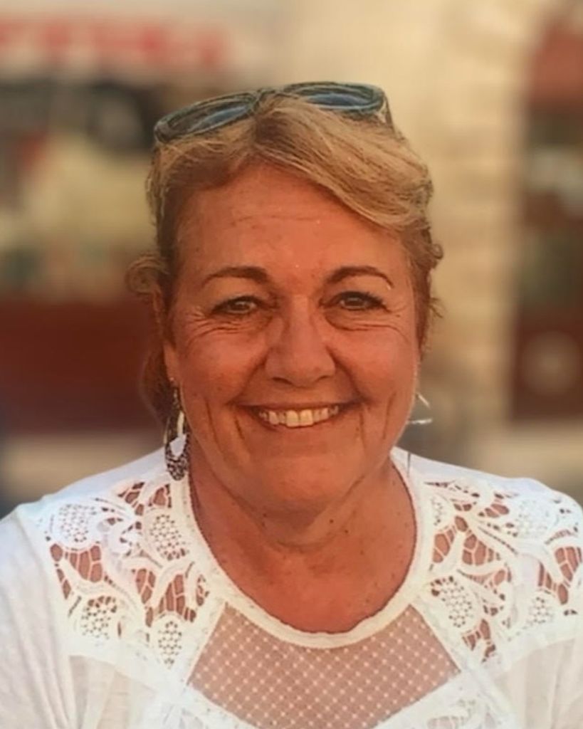 Elizabeth Walsh Profile Photo