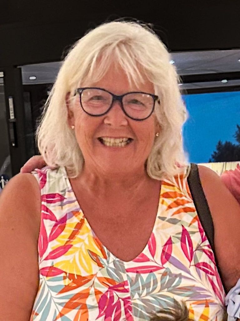 Debra "Deb" Lynn Lavallee Profile Photo