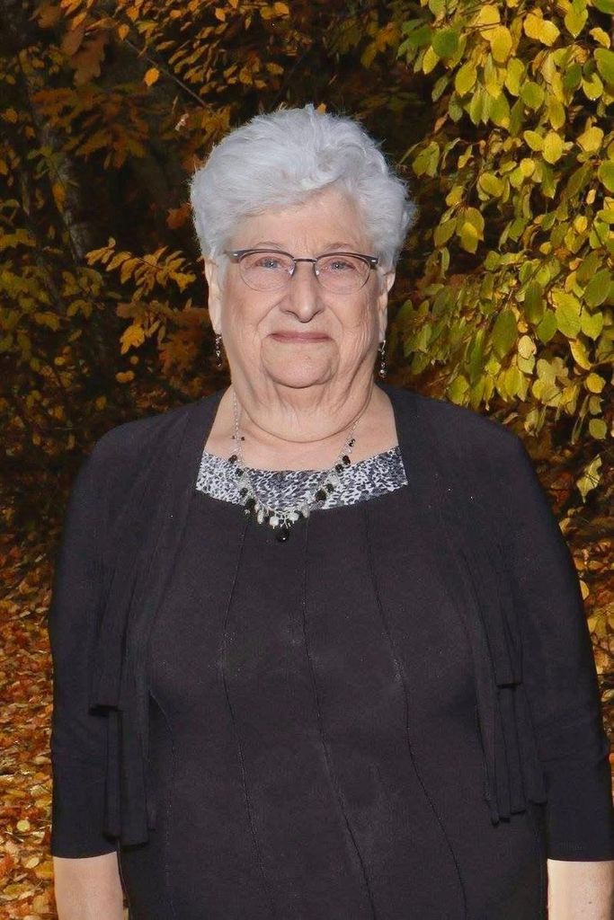 Lois Larsen-Devries Profile Photo