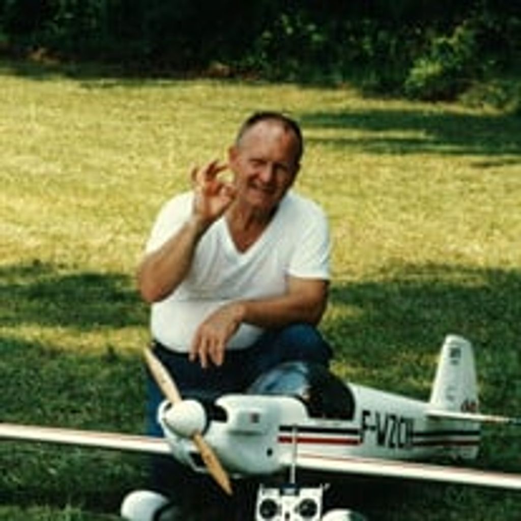 Mr.  Dan Stewart