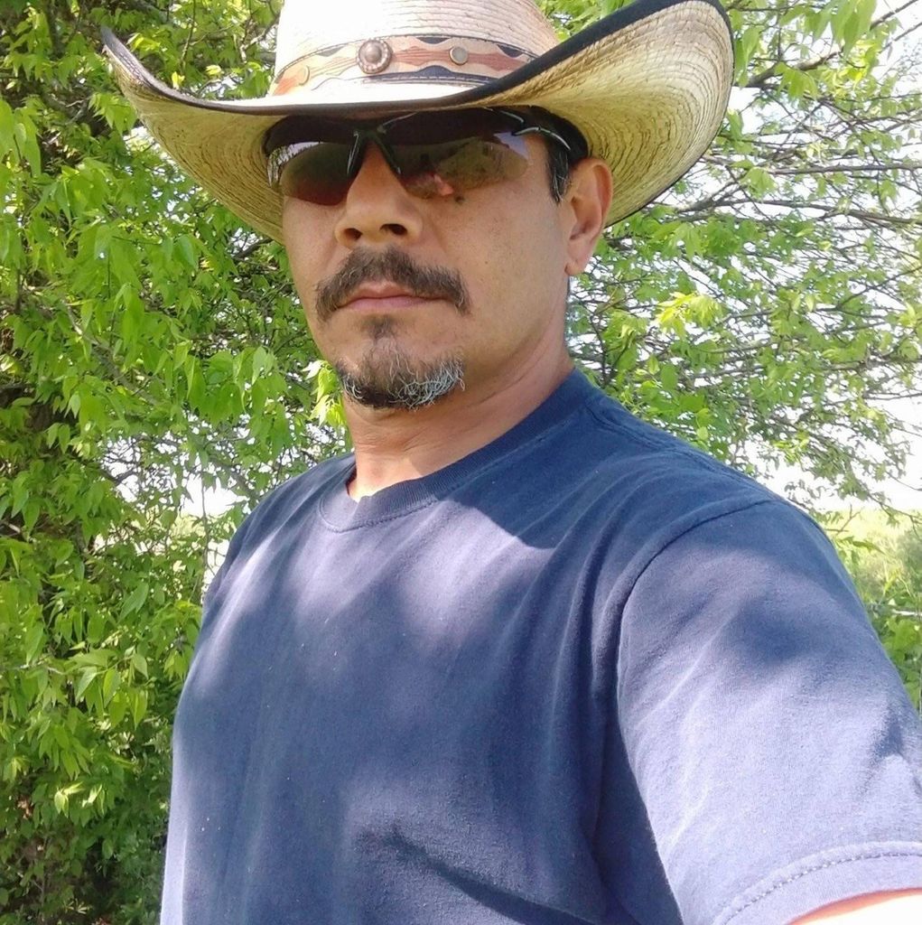 Juan 'Johnny' R. Benitez Profile Photo